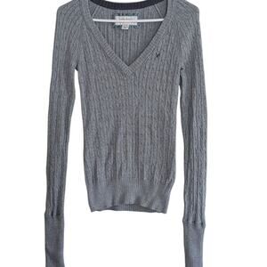 American Eagle Y2K Grey Medium‎ V neck Sweater